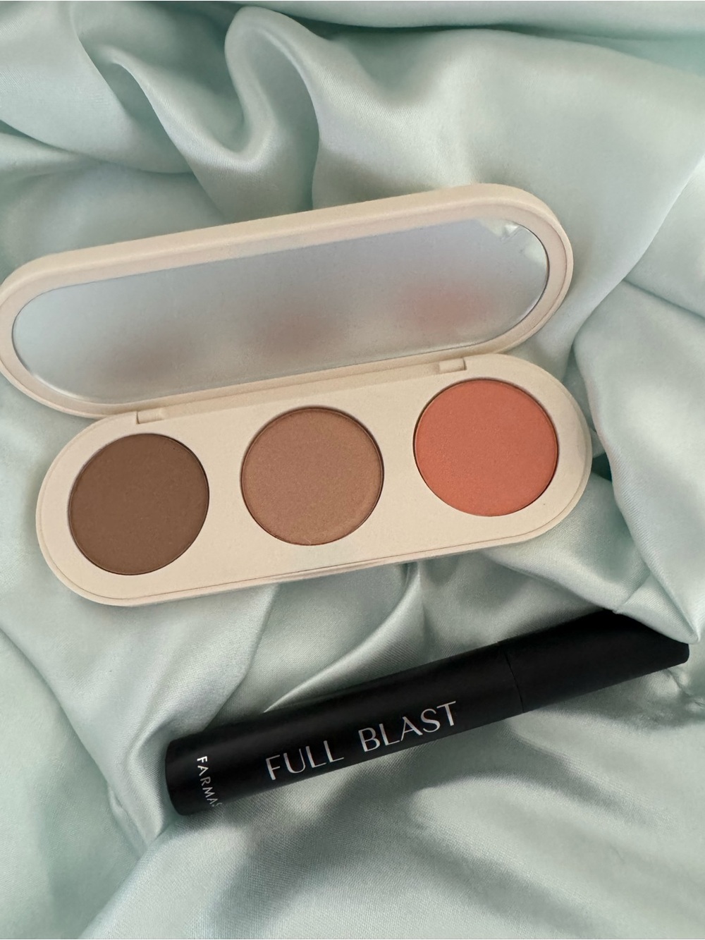 Farmasi Trio Eyeshadow & Full Blast Mascara - Brown, Bronze, Peach